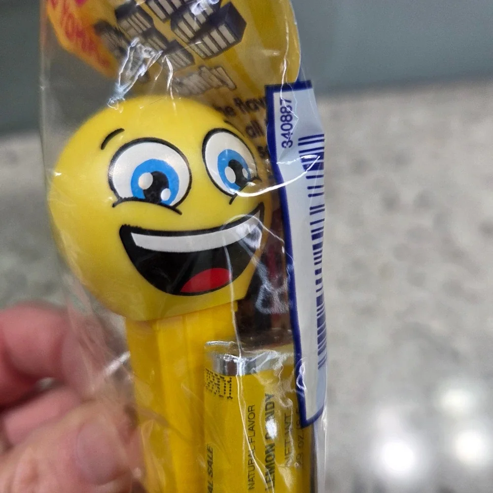 NEE SEALED PEZ Dispensers Emoji Collection Set of 4 Lemon‎ Candy New